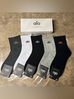 New Women’s Alo socks
New in box and with tags 
5 pairs size Medium